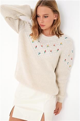 Kadın Ekru Oversıze Nakışlı Premıum Kazak ALC-X5093