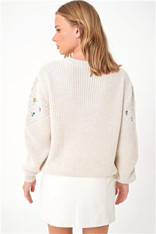 Kadın Ekru Oversıze Nakışlı Premıum Kazak ALC-X5093