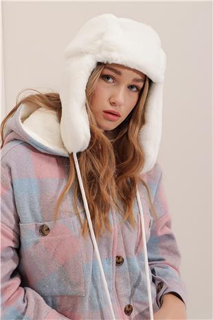 Kadın Beyaz Peluş Kulaklıklı Yumoş Şapka ALC-A2427