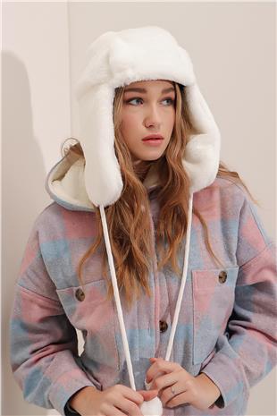 Kadın Beyaz Peluş Kulaklıklı Yumoş Şapka ALC-A2427