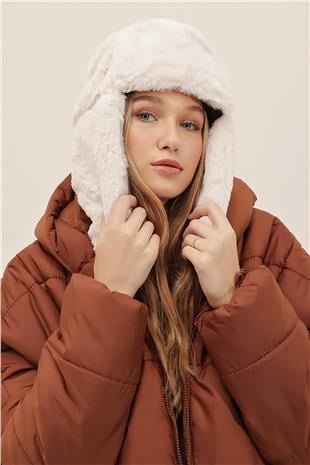 Kadın Ekru Peluş Kulaklıklı Yumoş Şapka ALC-A2427
