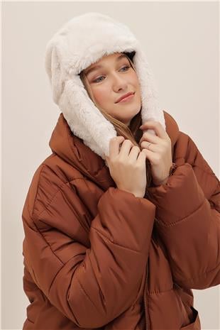 Kadın Ekru Peluş Kulaklıklı Yumoş Şapka ALC-A2427