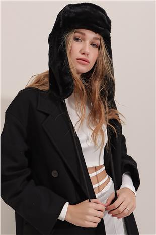 Kadın Siyah Peluş Kulaklıklı Yumoş Şapka ALC-A2427