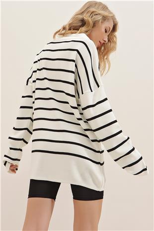 Kadın Beyaz Polo Yaka Çizgili Uzun Oversize Kalın Triko Kazak ALC-X10774