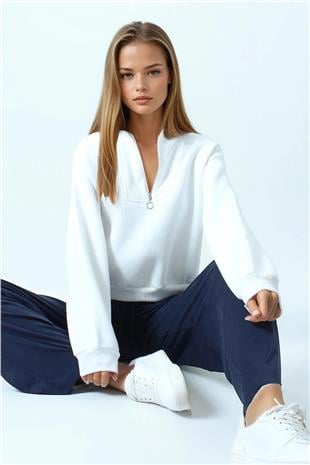 Kadın Beyaz Polo Yaka Yarım Fermuarlı Sweatshirt VS01033