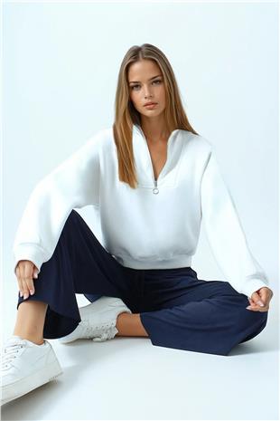 Kadın Beyaz Polo Yaka Yarım Fermuarlı Sweatshirt VS01033