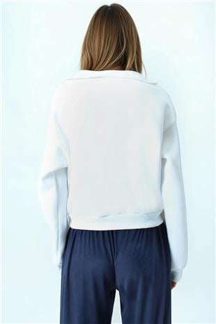 Kadın Beyaz Polo Yaka Yarım Fermuarlı Sweatshirt VS01033
