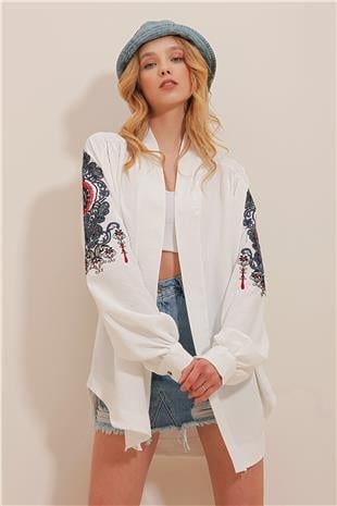 Şal Yaka Kolları Ve Sırtı Nakış Detaylı Kimono Ceket - BEYAZ