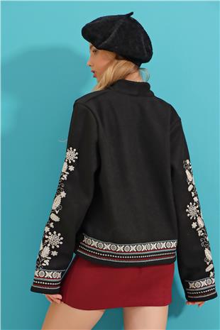 Kadın Siyah Şal Yaka Nakışlı Bordür Detaylı Kaşe Ceket ALC-X9352