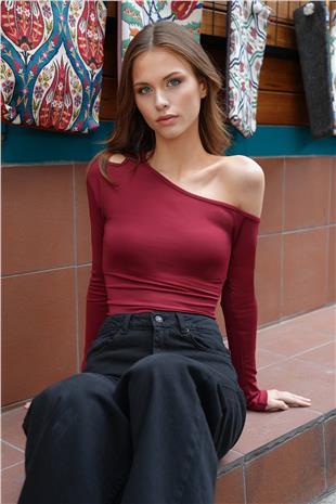 Kadın Bordo Tek Omuz Kesik Detaylı Uzun Kollu Bluz VS01222