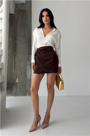 Kadın Kahverengi Toka Detaylı Kruvaze Saten Mini Etek VS01350