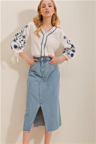 Kadın Beyaz V Yaka Karpuz Kol Nakışlı Keten Bluz ALC-X10198