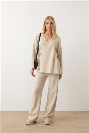 Kadın Bej V Yaka Kuşaklı Bol Paça İkili Takım VS00889