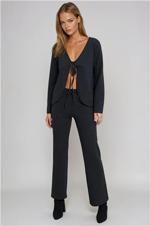 Kadın Siyah V Yaka Önü Bağlamalı Uzun Kollu Bluz Ve Lastikli Düz Paça Pantolon Takım VS00931