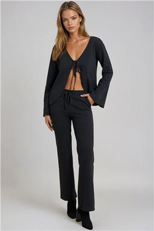 Kadın Siyah V Yaka Önü Bağlamalı Uzun Kollu Bluz Ve Lastikli Düz Paça Pantolon Takım VS00931