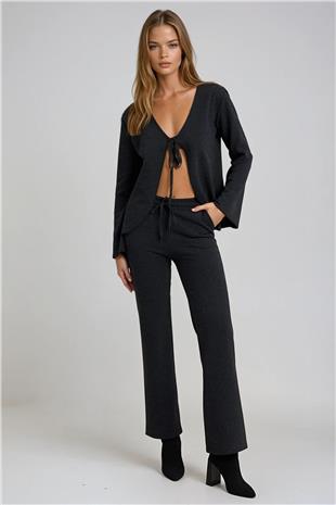 Kadın Siyah V Yaka Önü Bağlamalı Uzun Kollu Bluz Ve Lastikli Düz Paça Pantolon Takım VS00931