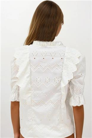 Kadın Krem Yarım Kol Lastikli Fırfır Detaylı Güpür Gömlek VS00237