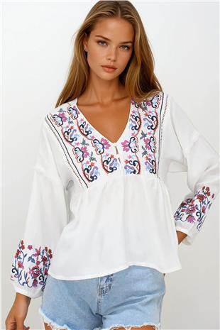 Kadın Beyaz Yırtmaç Yakalı Roba Nakışlı Bluz VS00245