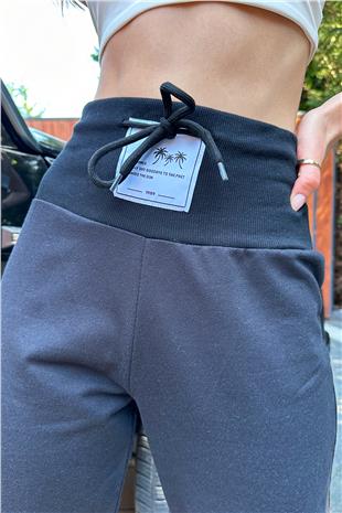 Kadın Siyah Yüksek Bel Armalı Bol Paça Eşofman Altı ALC-X12271