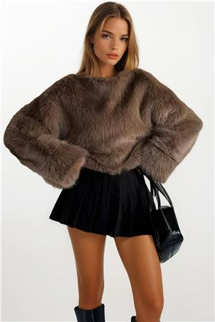 Kadın Kahverengi Yumuşak Dokulu Uzun Kollu Oversize Kürk Sweatshirt VS01405