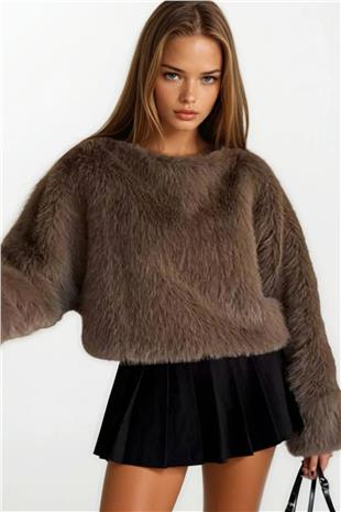 Kadın Kahverengi Yumuşak Dokulu Uzun Kollu Oversize Kürk Sweatshirt VS01405