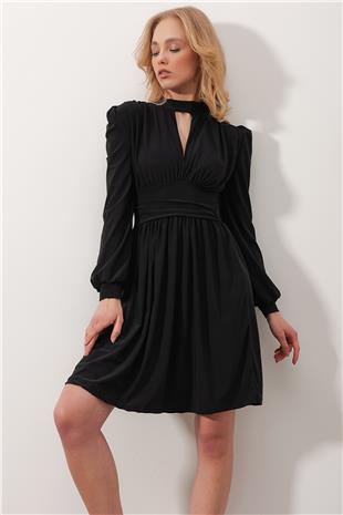 Dik Yaka Cut Out Kloş Sandy Elbise - Siyah