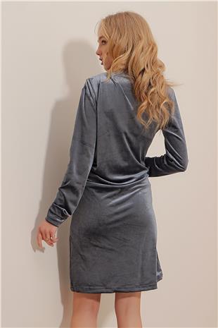 Kayık Yaka Drape Detaylı Kadife Elbise - Duman Grisi