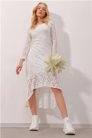 Kayık Yaka Sırtı Fermuarlı İçi Astarlı Eteği Volanlı Güpür Elbise - Beyaz