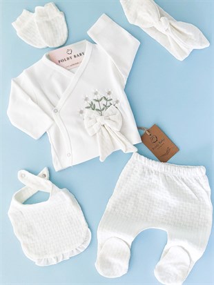 Poldy Baby | Baby Fashion | Bebek KıyafetleriRenkli Kelebekli Tulum PembePB1906pJakarlı Çiçek Nakış 5'li Zıbın Set Ekru
