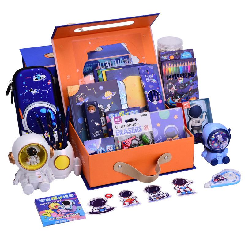 Okula Dönüş Astronot Kıyafeti Tasarım Kırtasiye Seti, Çocuklar İçin Okul Seti