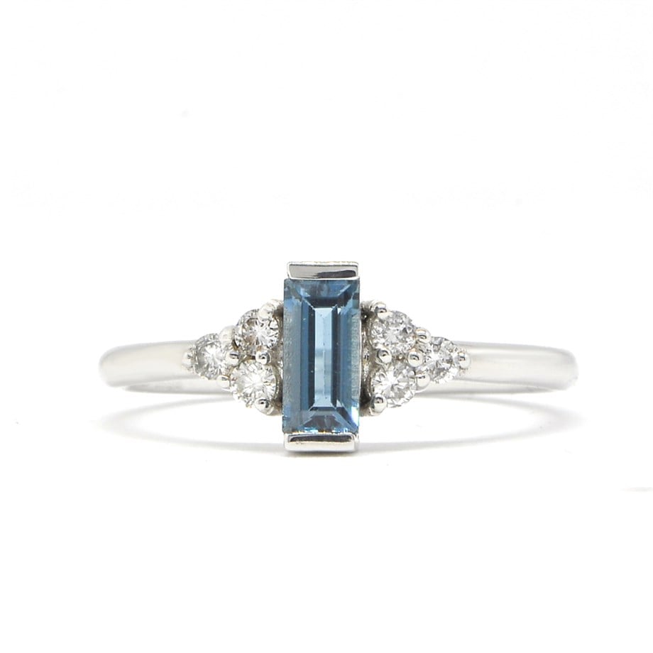Emerald London Diamond Ring