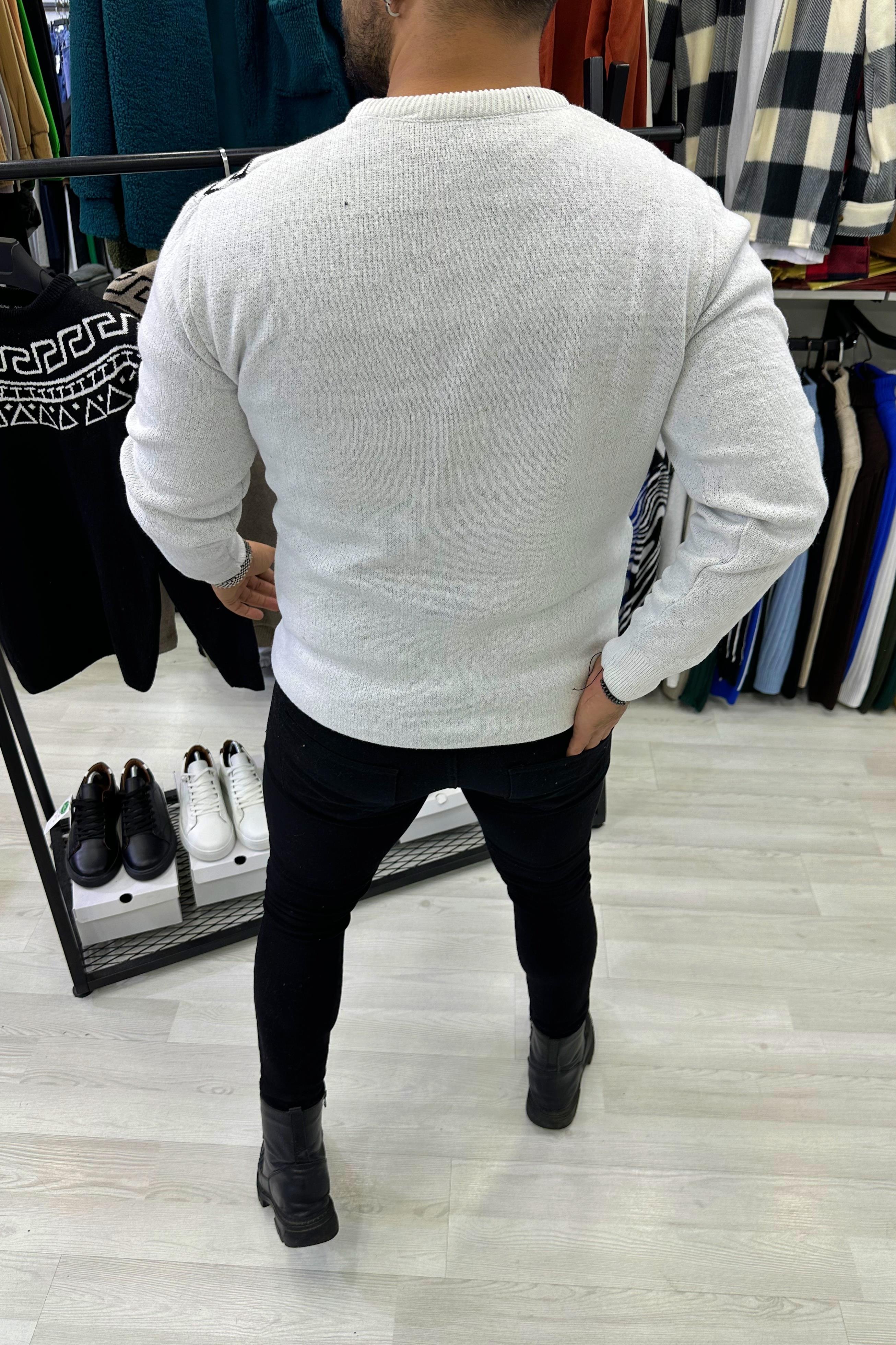 Beyaz Sparta Desen Triko Kazak