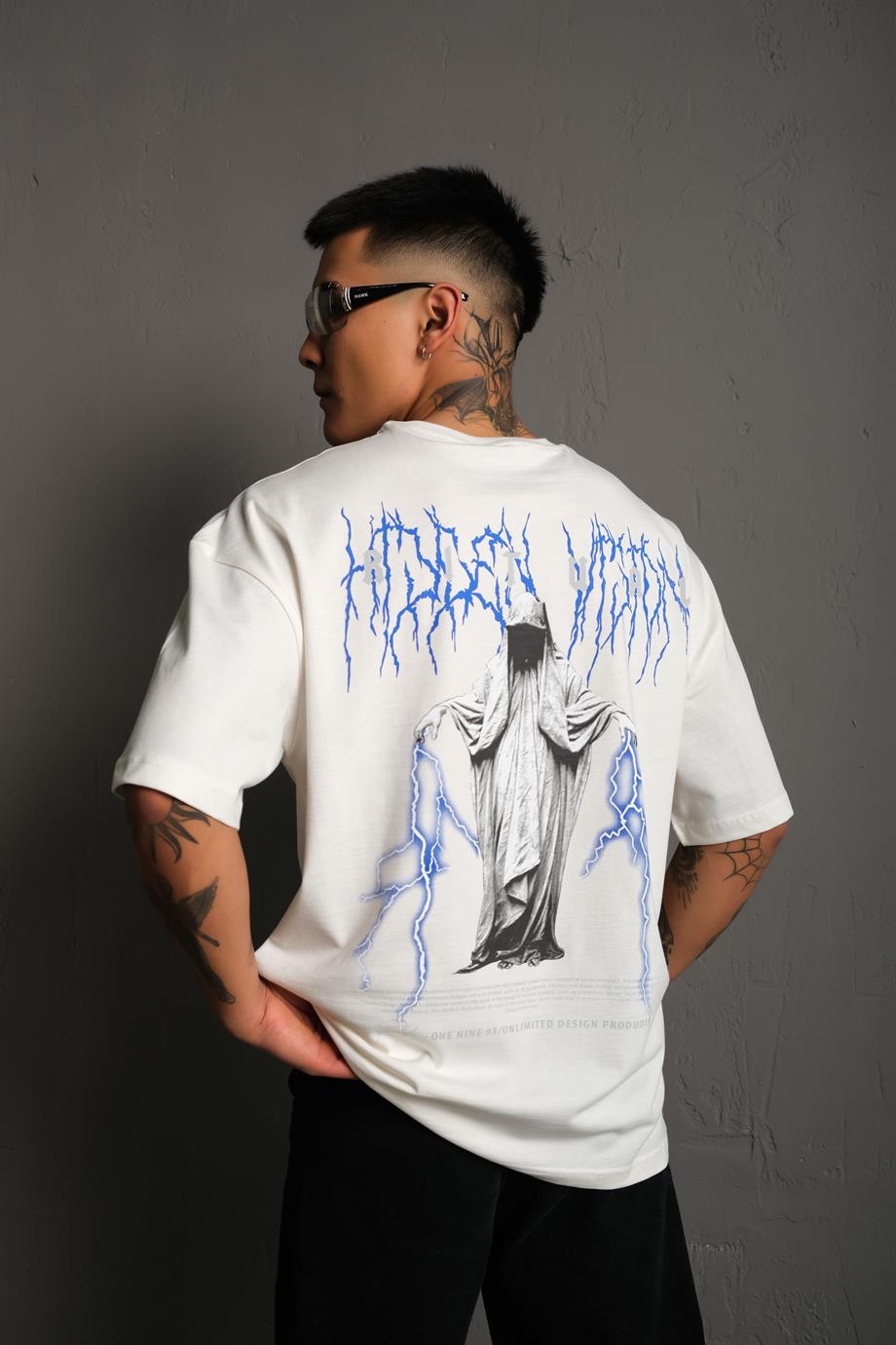 Kırık Beyaz Ritual Mavi Yıldırım Baskılı Oversize Basic Tshirt