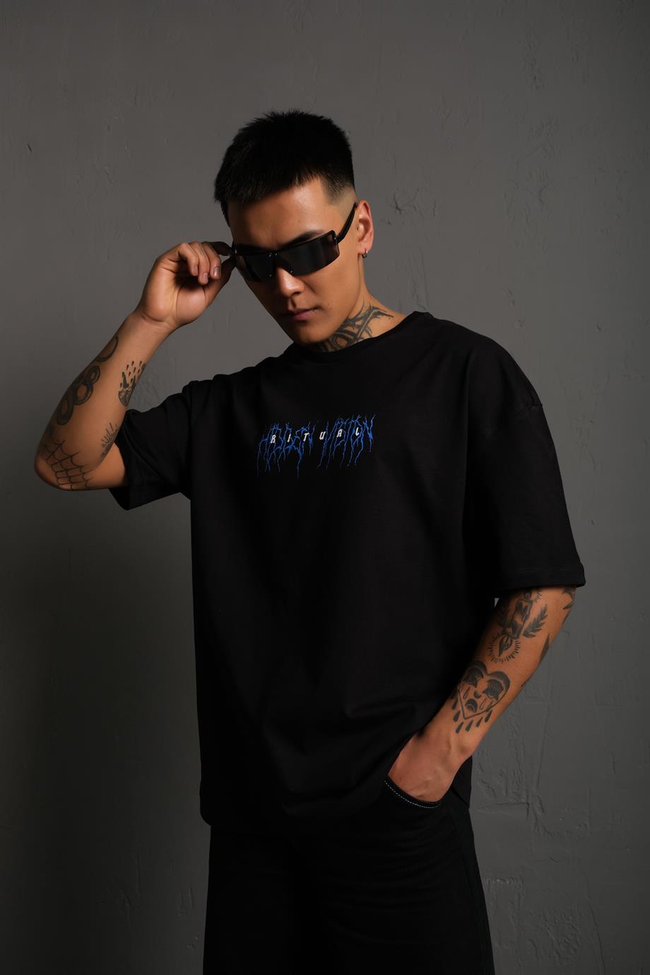 Siyah Ritual Mavi Yıldırım Baskılı Oversize Basic Tshirt