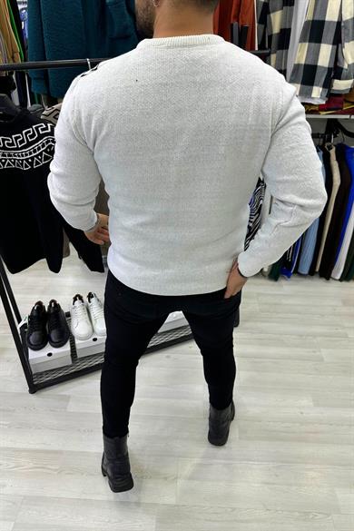 Beyaz Sparta Desen Triko Kazak