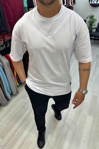 Beyaz V Desenli Oversize Tshirt