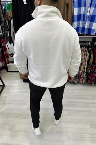 Beyaz Yarım Fermuarlı Sweat