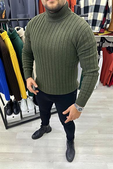 Haki Boğazlı Triko Kazak