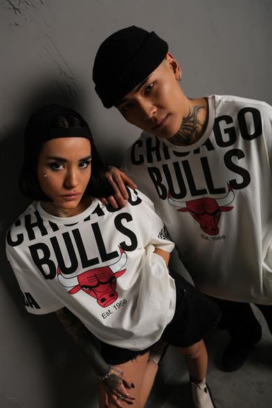 Kırık Beyaz Chicago Bulls Baskılı Oversize Basic Tshirt