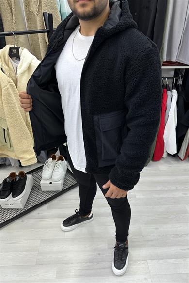 Siyah Kapüşonlu Kuzu Mont