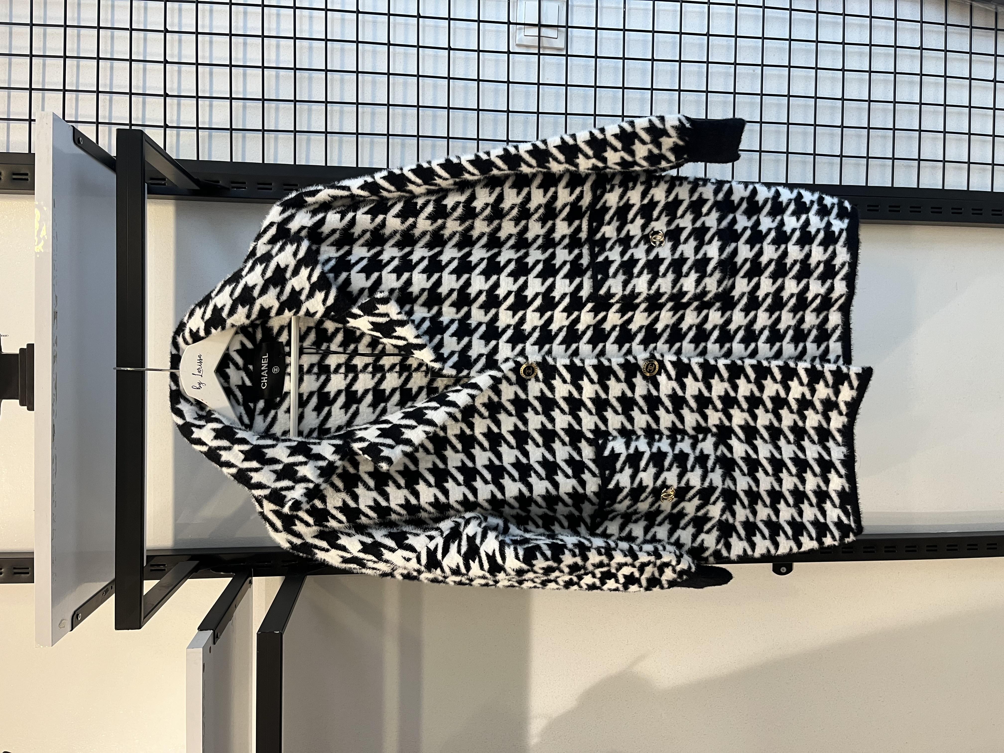 CHNNL SİYAH BEYAZ KABAN