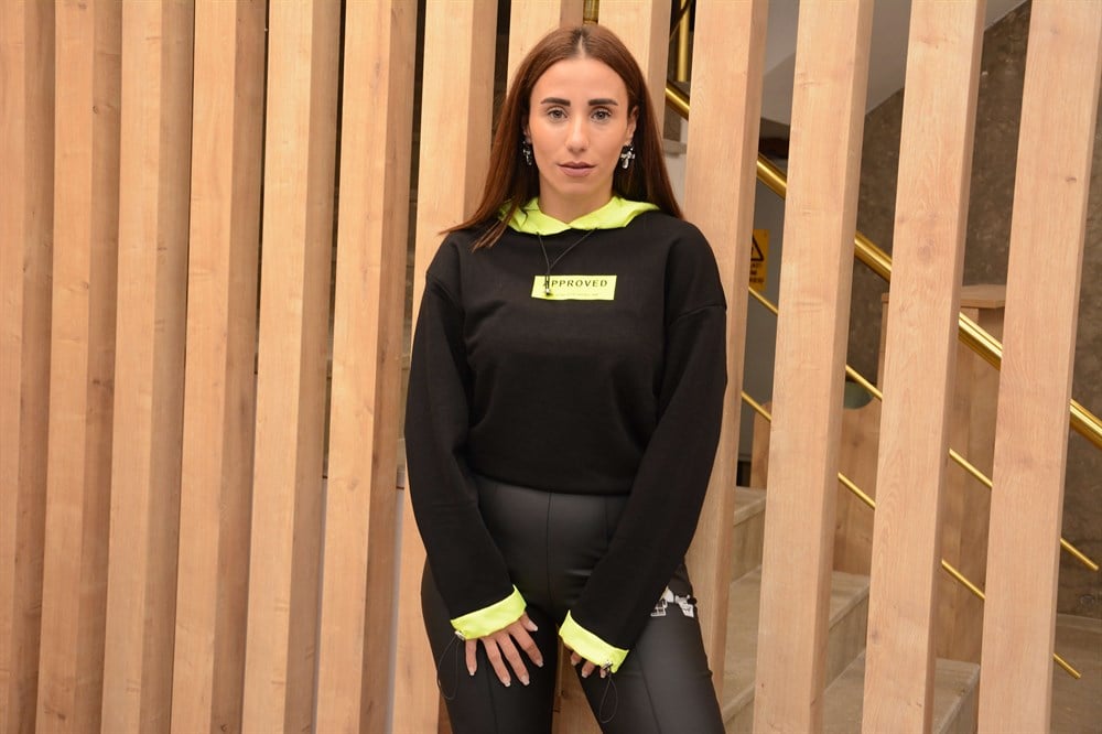 Siyah Neon Detaylı Sweatshirt