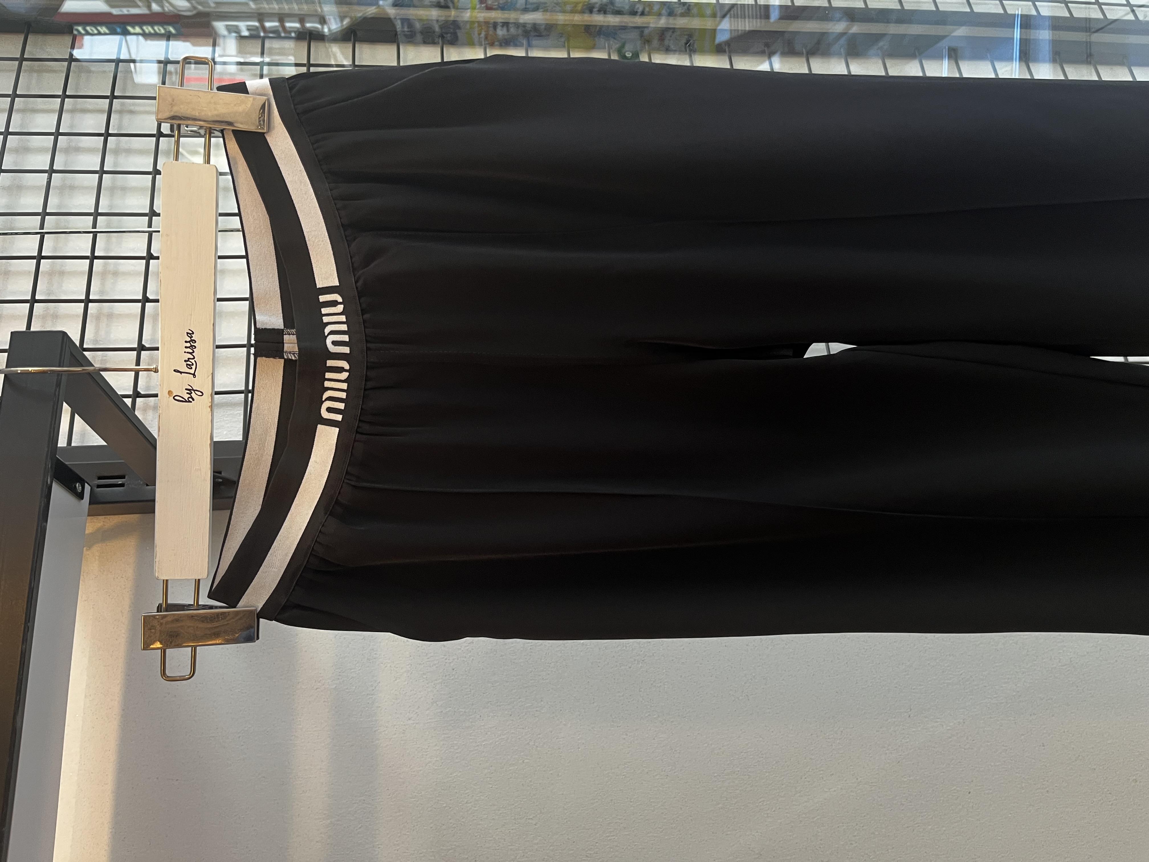 YENİ SEZON MİU SİYAH PANTOLON