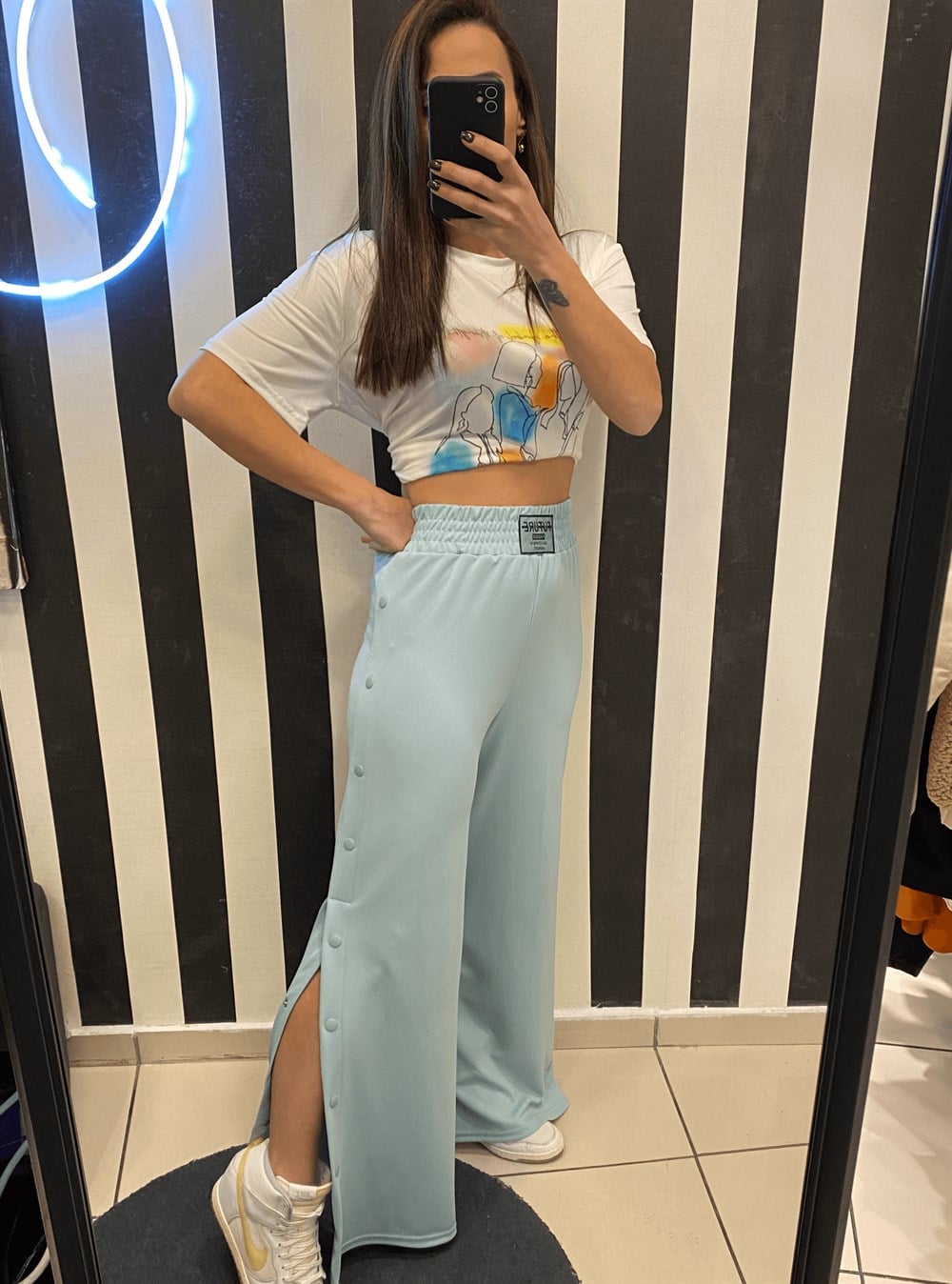 Bebe Mavi Yanları Açılan Alt 