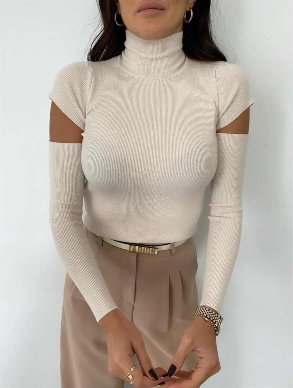 Bej Omzu Kesik Triko