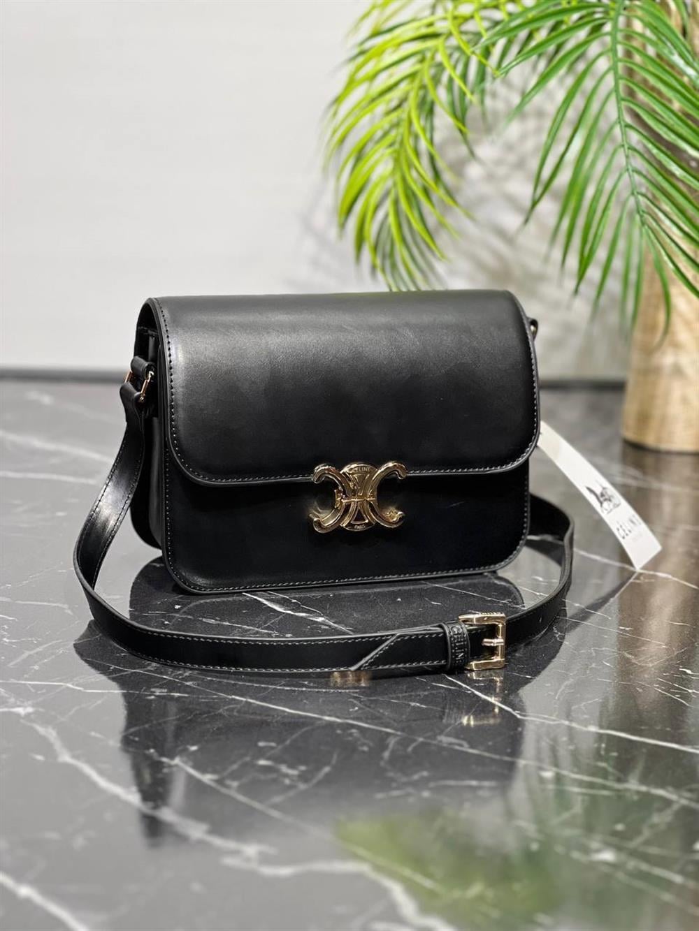 CELİNE SİYAH CLASSİQUE TRIOMPHE BAG İN SHİNY CALFSKİN