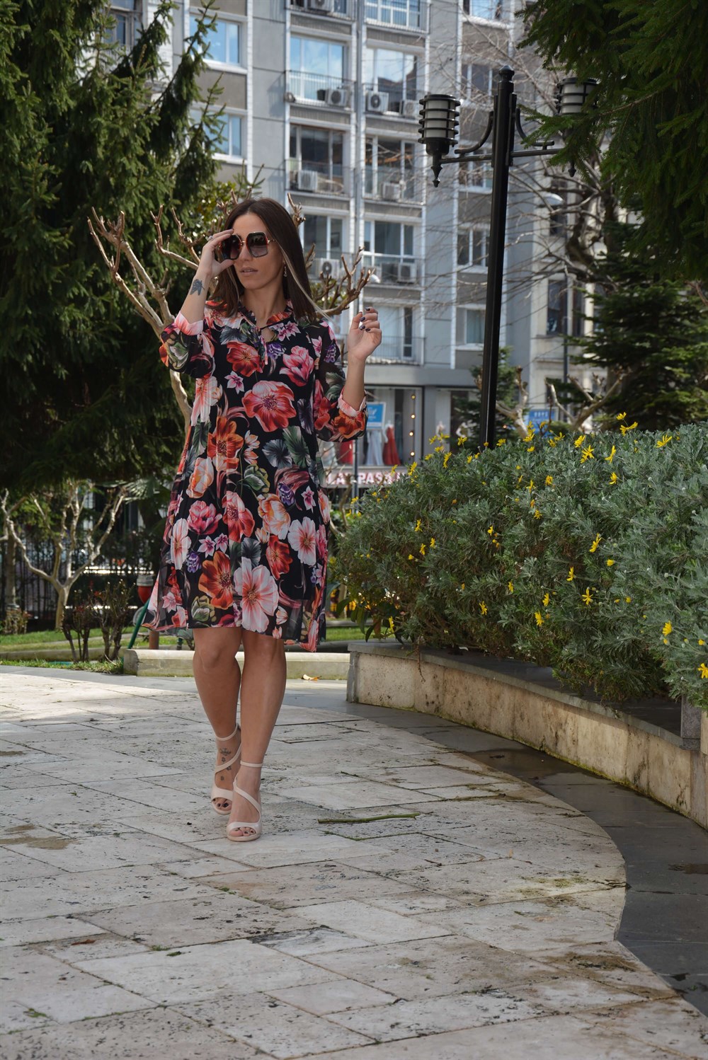 Çiçek Desenli Elbise