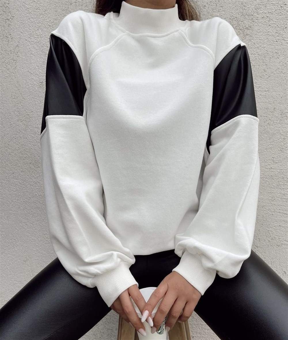 Deri kol detaylı beyaz sweatshirt 