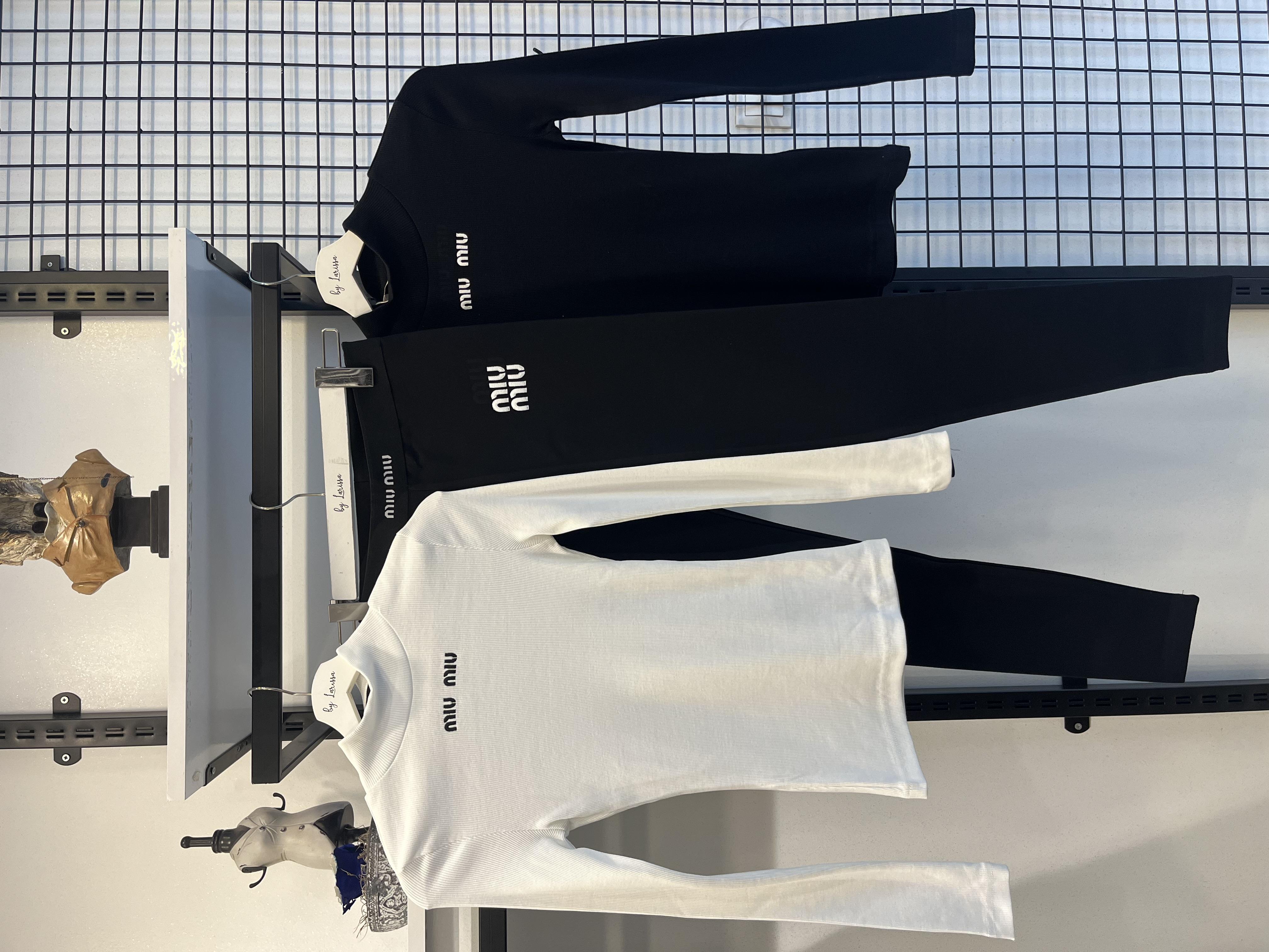 MİU DİK YAKA SİYAH İNCE TRİKO