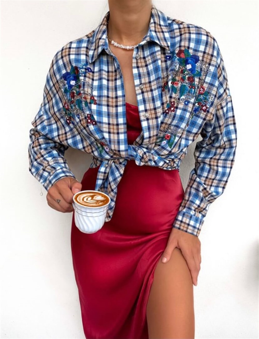 Ön ve Arka Nakışlı Gömlek 